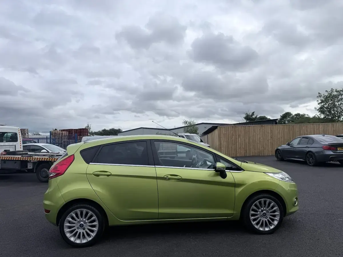 Used Ford Fiesta Titanium 2011 Green Hatchback