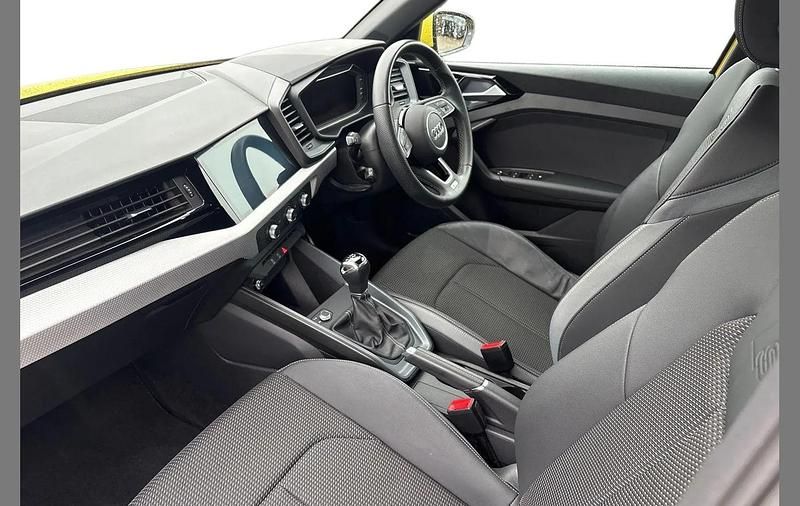 Used Audi A1 S-Line 94 HP (69 kW) 2022 Yellow SUV