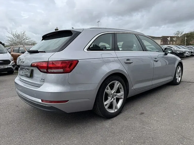 Used Audi A4 Sport 190 HP (139 kW) 2017 Silver Estate