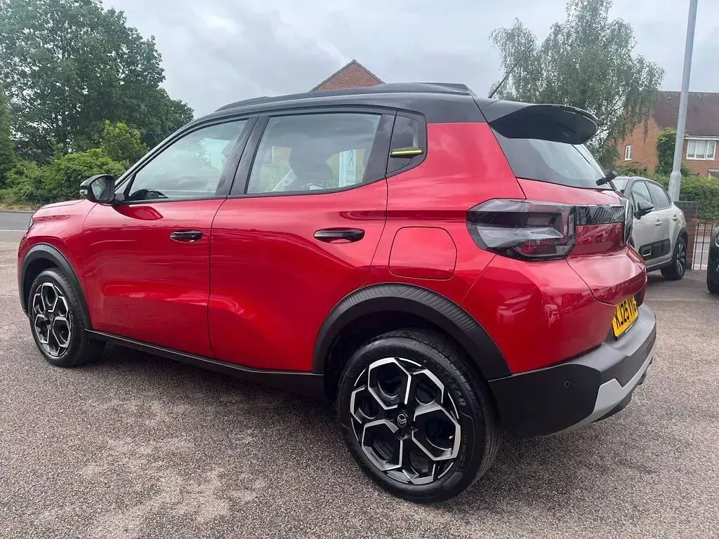 Used Citroën C3 101 HP (74 kW) 2025 Red SUV