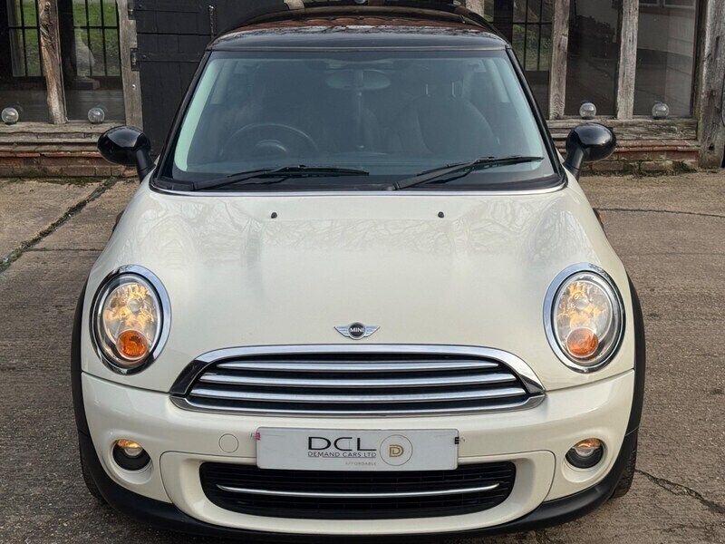 White Used 2011 Mini Cooper Hatch Hatchback | £2,450 (Fair price) - Image 1/4