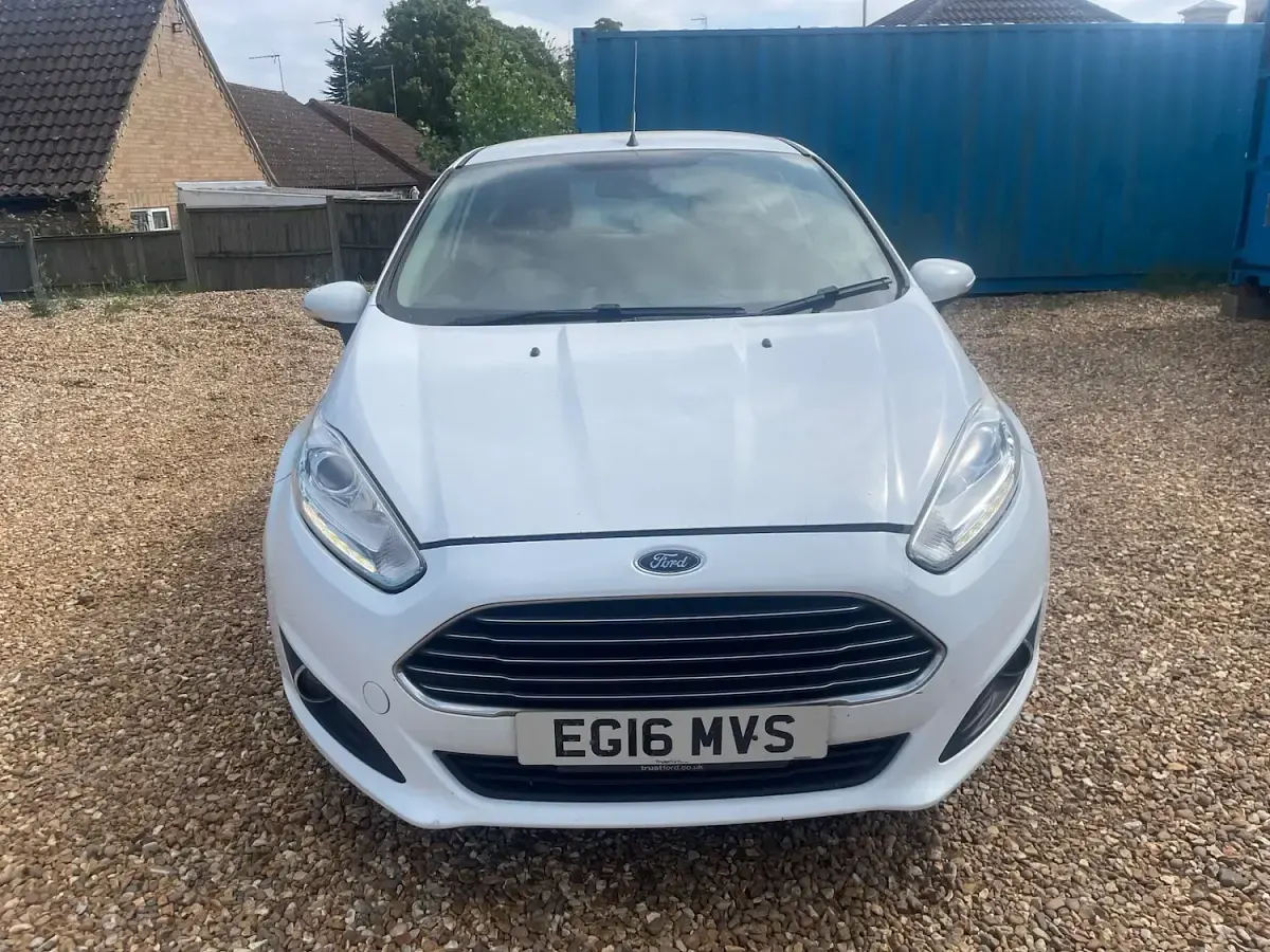 Used Ford Fiesta Zetec 2016 White Hatchback
