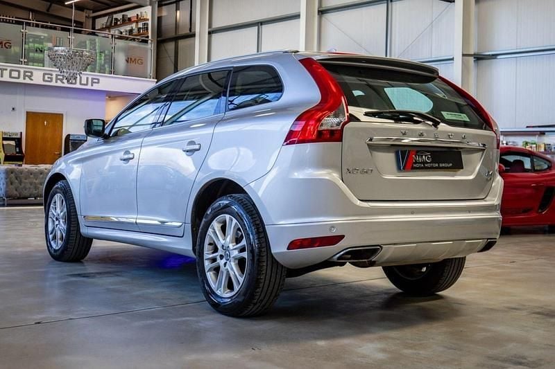 Used Volvo XC60 SE Lux 181 HP (133 kW) 2015 Silver SUV