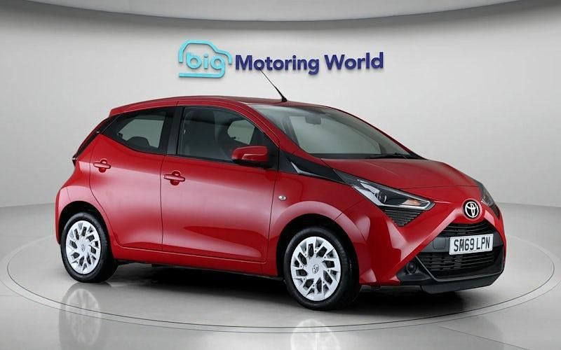 Red Used 2020 Toyota Aygo X-play Hatchback | £9,000 (Fair price) - Image 1/4