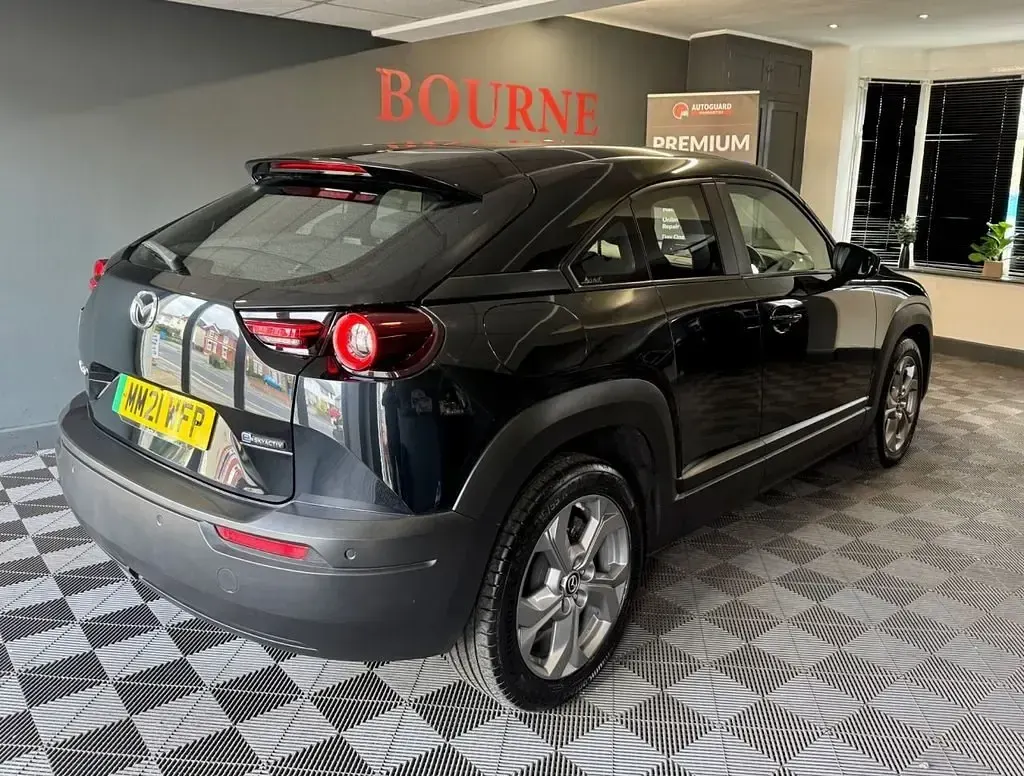 Usado Mazda MX30 106 kW (145 HP) 2021 Preto SUV