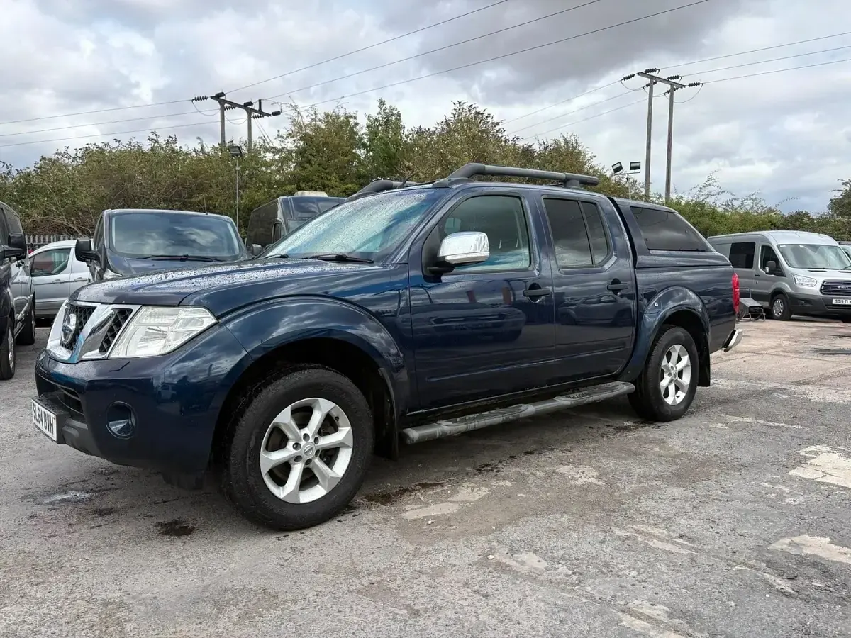 Used Nissan Navara Tekna 2014 Blue Pickup