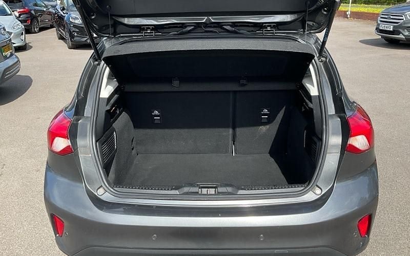 Used Ford Focus Zetec 125 HP (91 kW) 2020 Hatchback