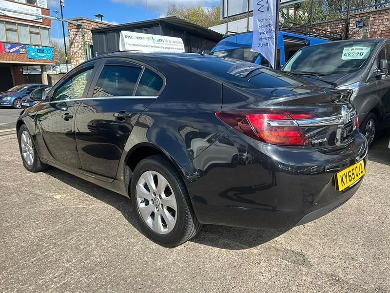 Second-hand Vauxhall Insignia SRi 2015 Negru Hatchback