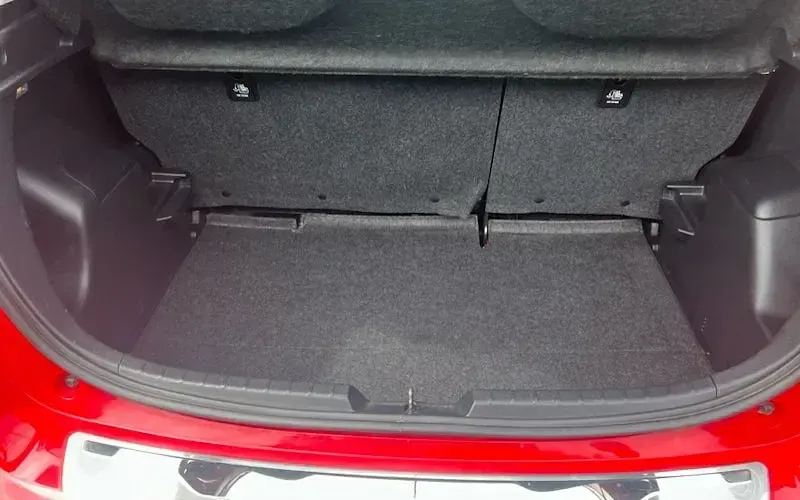 Used Toyota Yaris 111 HP (81 kW) 2020 Red Hatchback