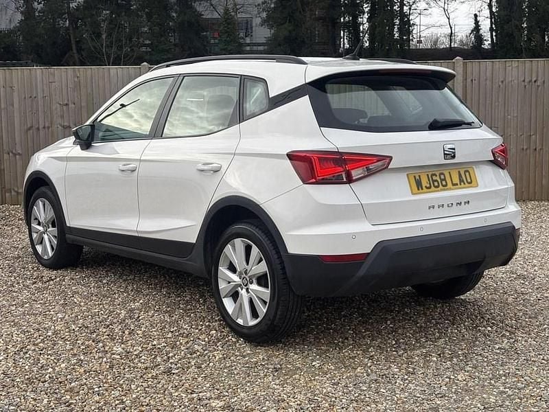 Used Seat Arona SE Technology 95 HP (69 kW) 2018 White SUV