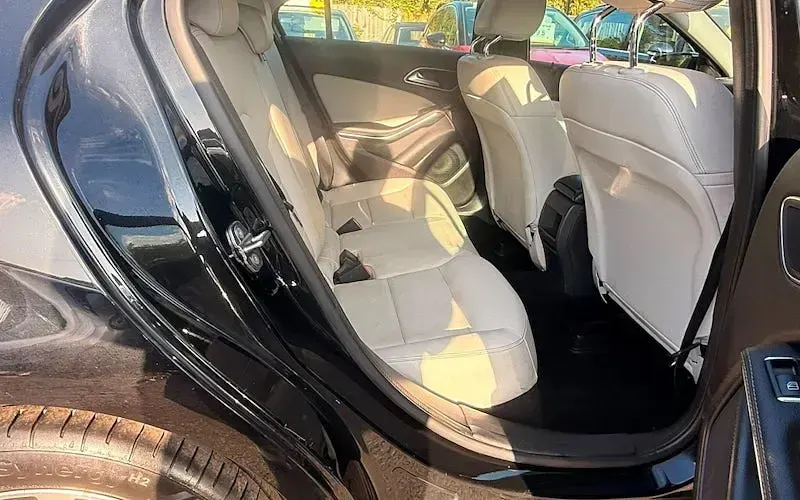 Used Mercedes A180 SE 122 HP (89 kW) 2018 Black Hatchback