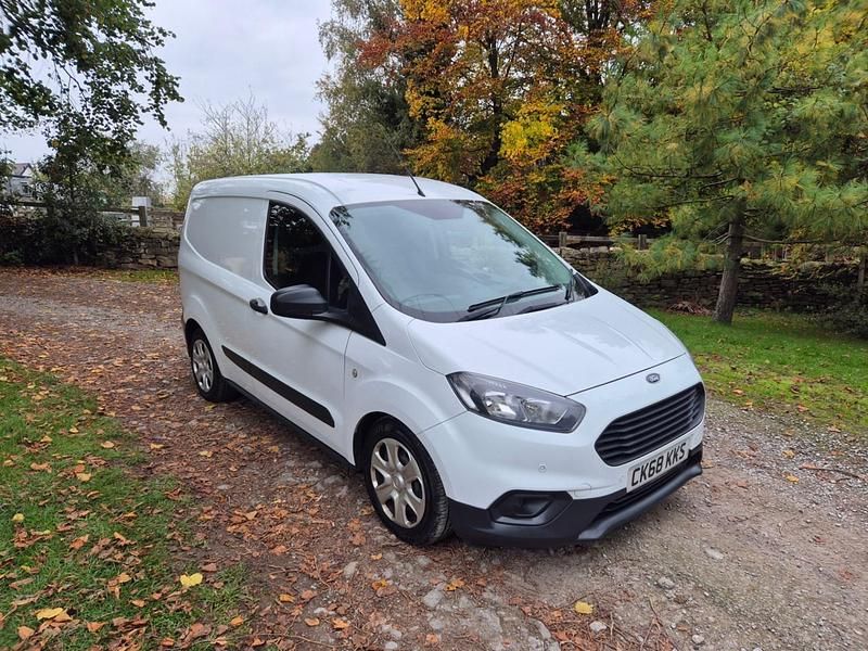 White Used 2018 Ford Transit Trend Van | £4,550 (Good price) - Image 1/4