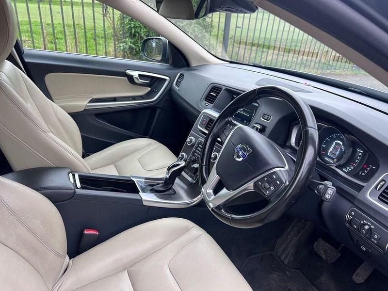 Usado Volvo V60 SE Lux 190 CV (139 kW) 2015 Gris Familiar