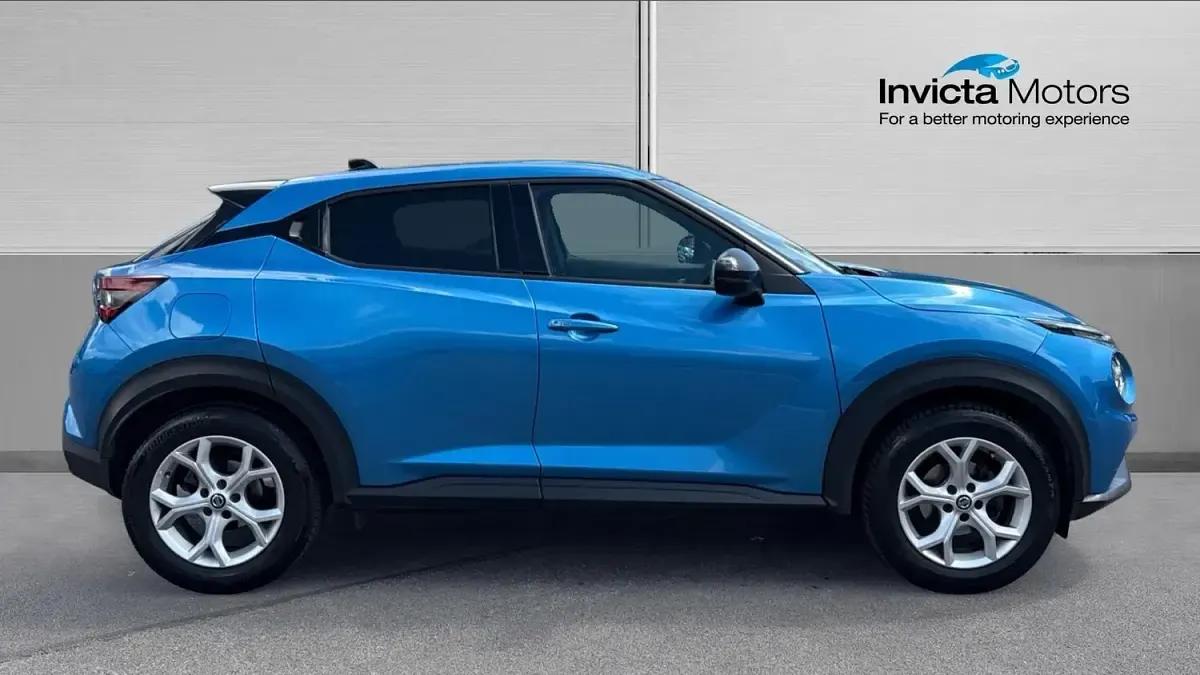 Used Nissan Juke N-Connecta 114 HP (83 kW) 2021 Vivid blue premium metallic SUV