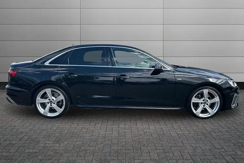 Used Audi A4 Comfort 148 HP (108 kW) 2022 Mythos black Sedan