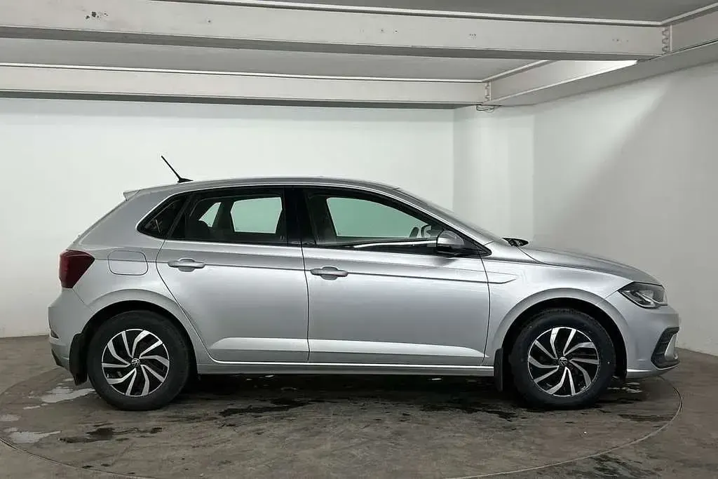 Used VW Polo Life 95 HP (69 kW) 2023 Silver Hatchback