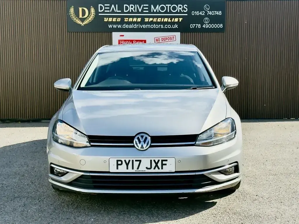 Begagnad VW Golf VII GT 115 HK (84 kW) 2017 Silver Halvkombi