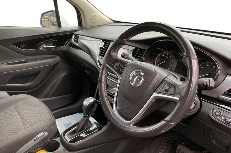 Used Vauxhall Mokka Active 140 HP (102 kW) 2019 White SUV