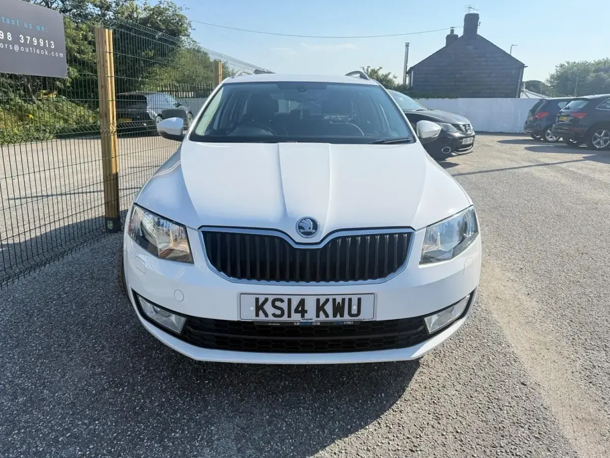 Used Skoda Octavia Elegance 150 HP (110 kW) 2014 White Estate