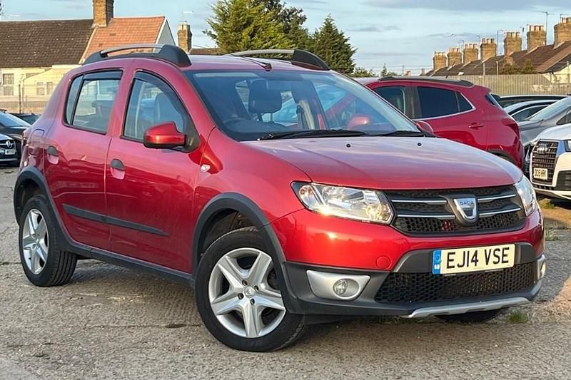Red Used 2014 Dacia Sandero Lauréate Hatchback | £1,288 (Good price) - Image 1/1