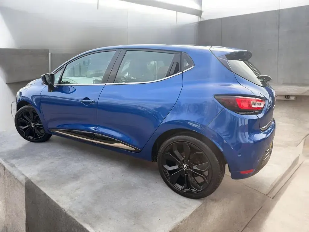 Used Renault Clio IV Dynamique 120 HP (88 kW) 2016 Blue Hatchback