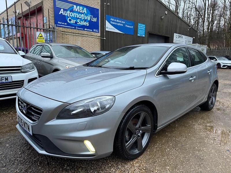 Used Volvo V40 R-Design 115 HP (84 kW) 2015 Silver Hatchback