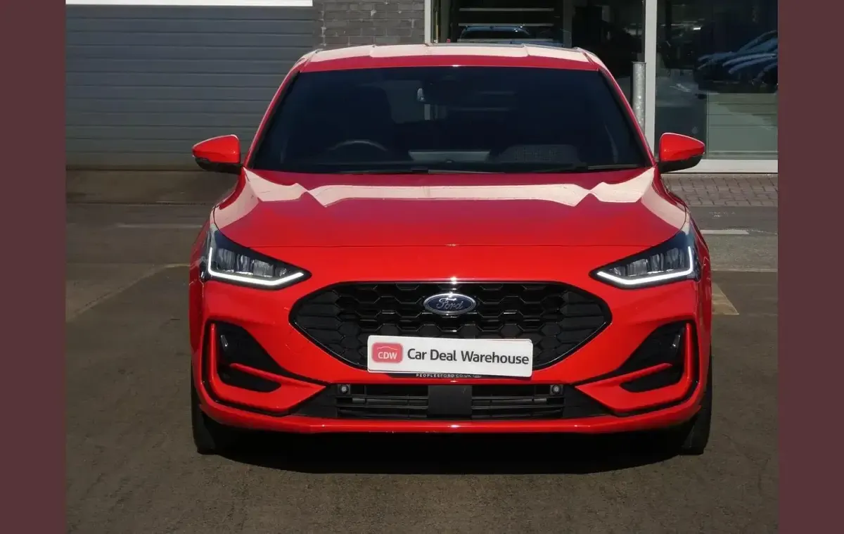 Used Ford Focus ST-Line 153 HP (112 kW) 2023 Red Hatchback
