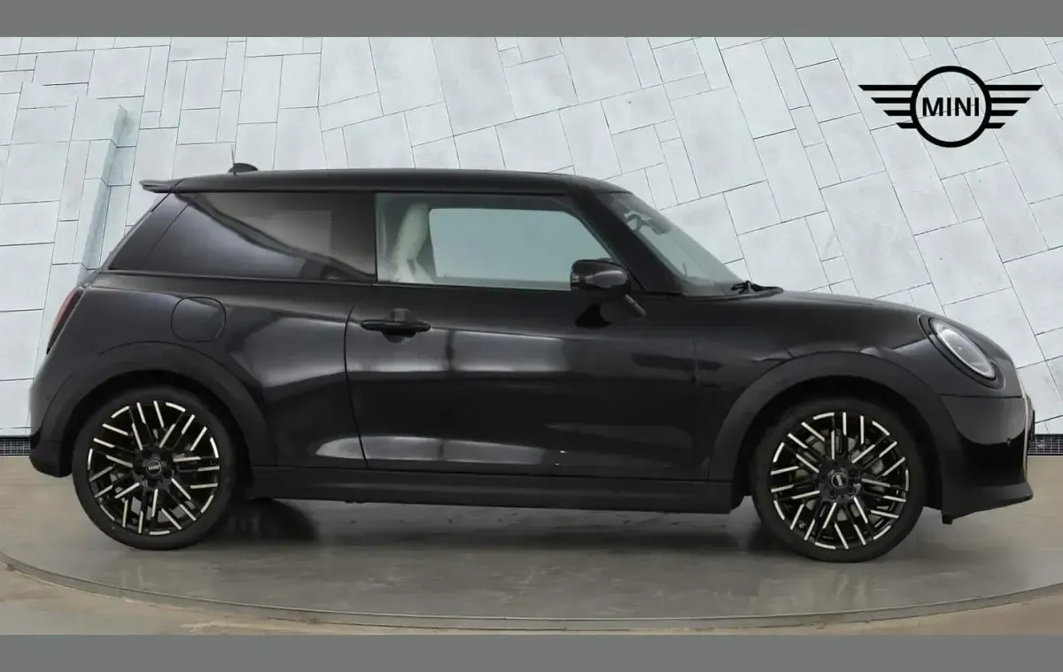 Used Mini Cooper Exclusive 147 kW (200 HP) 2025 Black Hatchback