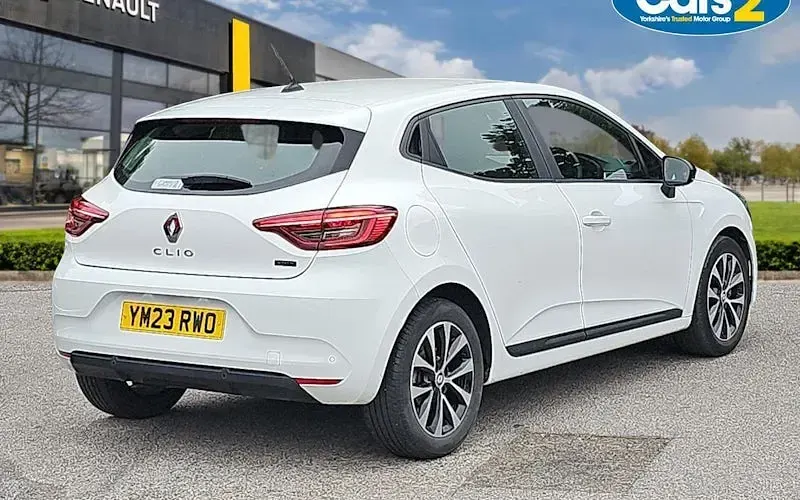 Used Renault Clio Evolution 145 HP (106 kW) 2023 White  Hatchback