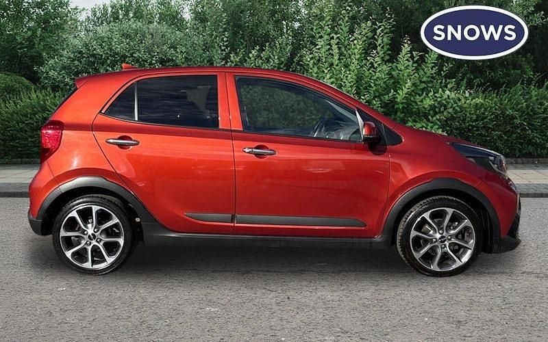 Second-hand Kia Picanto X-Line 67 CP (49 kW) 2022 Portocaliu Hatchback