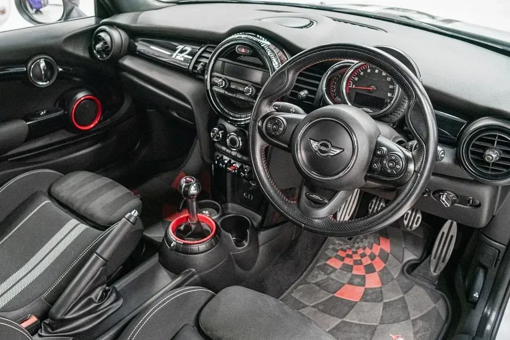 Used Mini John Cooper Works Challenge 228 HP (167 kW) 2017 Silver Hatchback