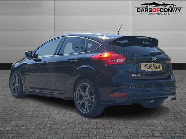 Używany Ford Focus ST-Line X 120 KM (88 kW) 2018 Czarny Hatchback