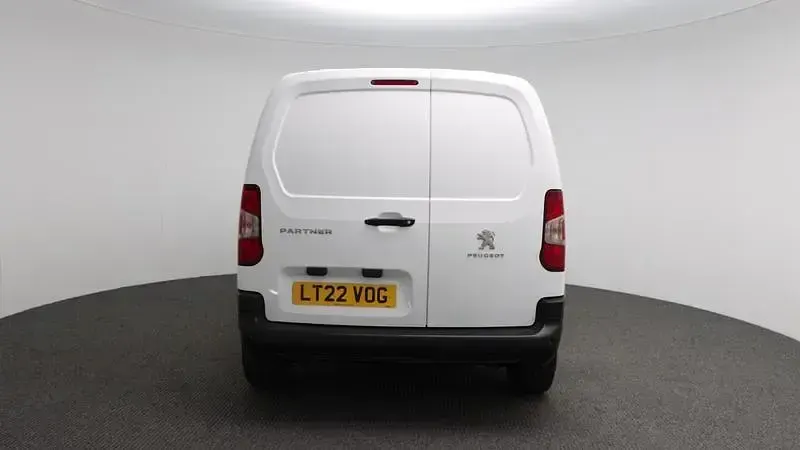 Used Peugeot Partner 131 HP (96 kW) 2022 White MPV