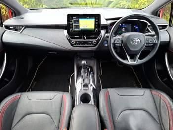 Used Toyota Corolla 184 HP (135 kW) 2020 Red Hatchback