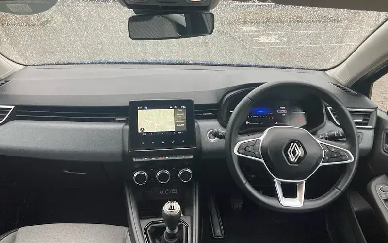 Used Renault Clio Evolution 90 HP (66 kW) 2025 Hatchback