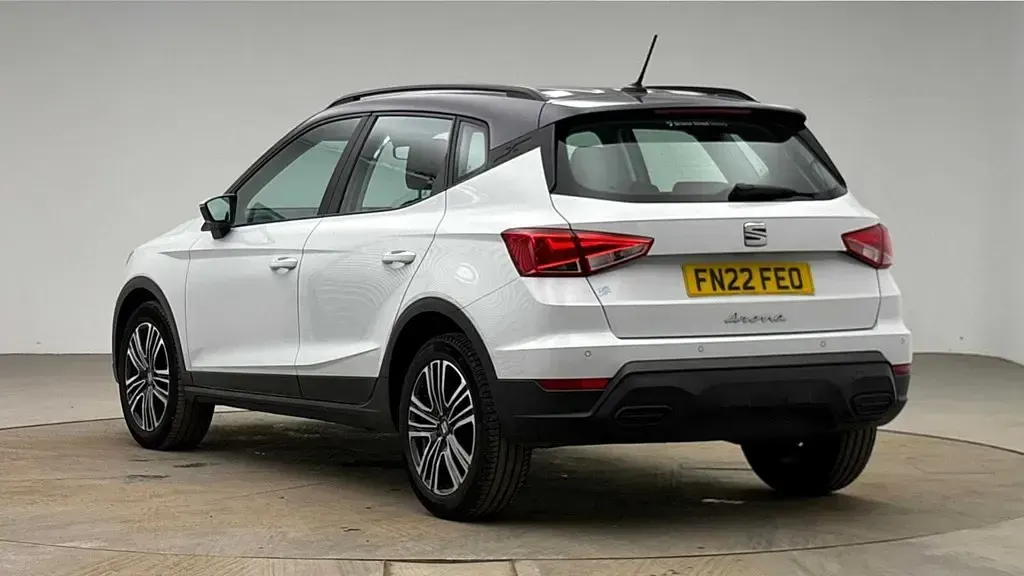 Used Seat Arona SE Technology 94 HP (69 kW) 2022 White SUV