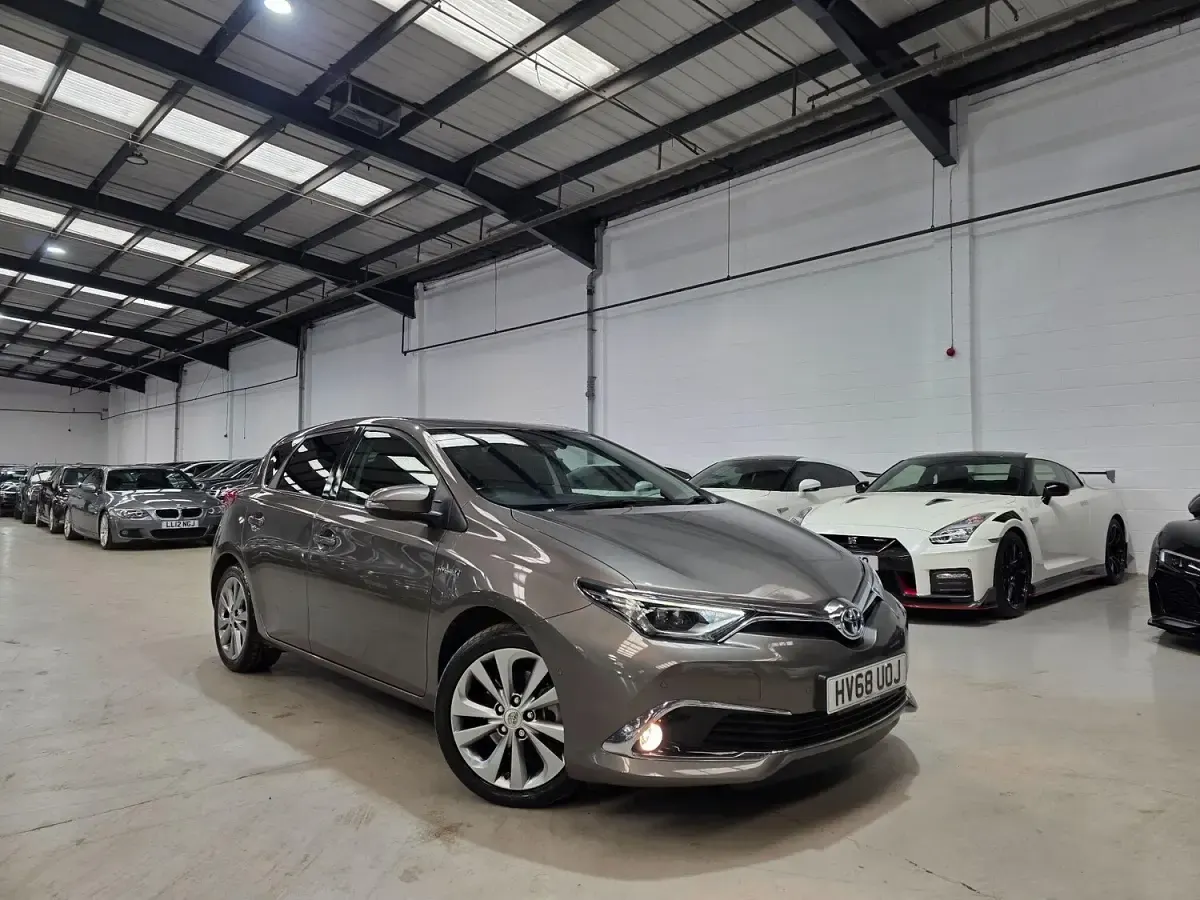 Used Toyota Auris Hybrid 2018 Bronze Hatchback
