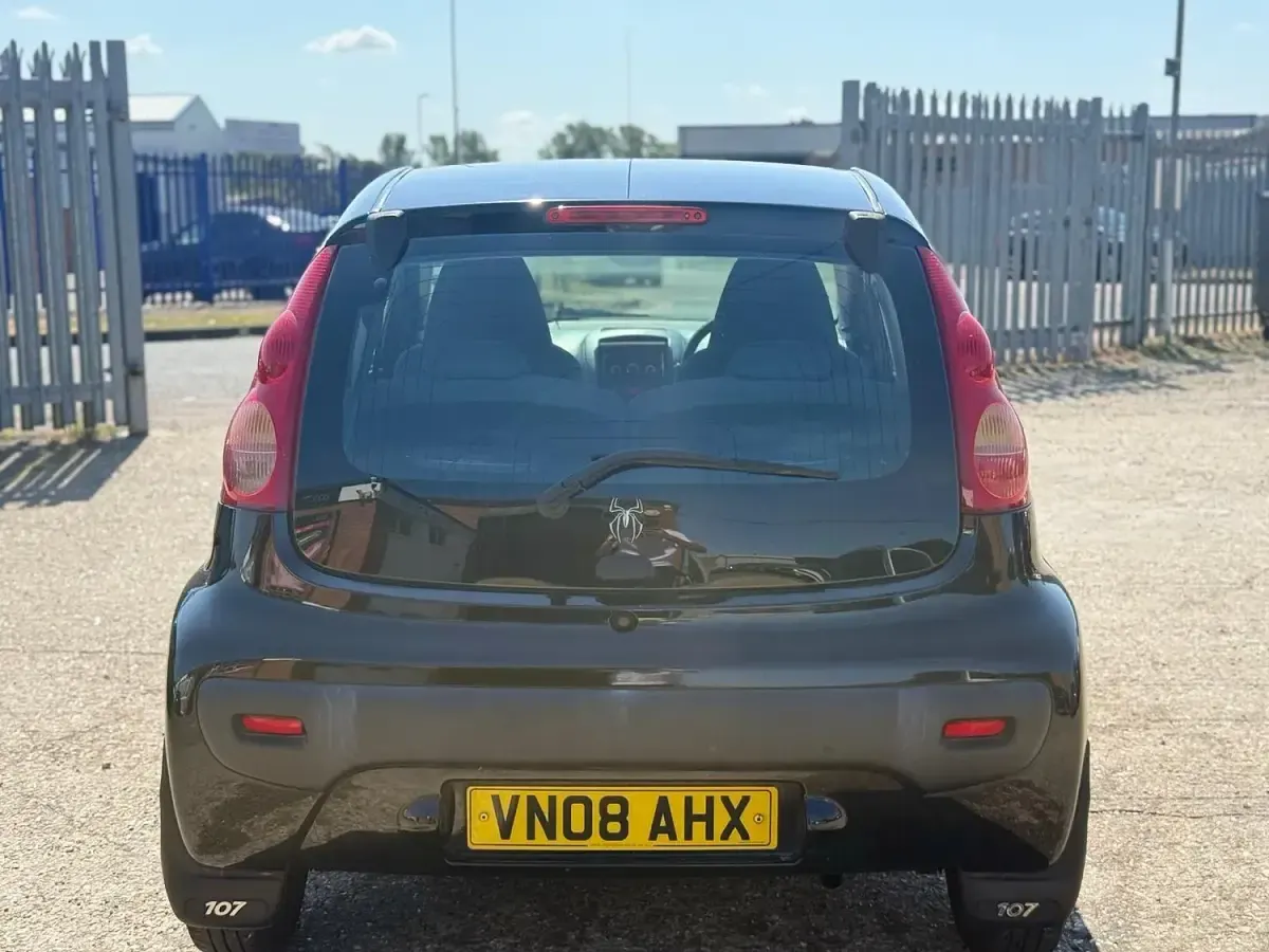 Used Peugeot 107 68 HP (50 kW) 2008 Black Hatchback
