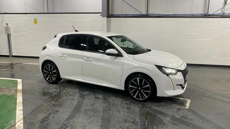 White Used 2020 Peugeot 208 Allure Hatchback | £11,498 (Fair price) - Image 1/3
