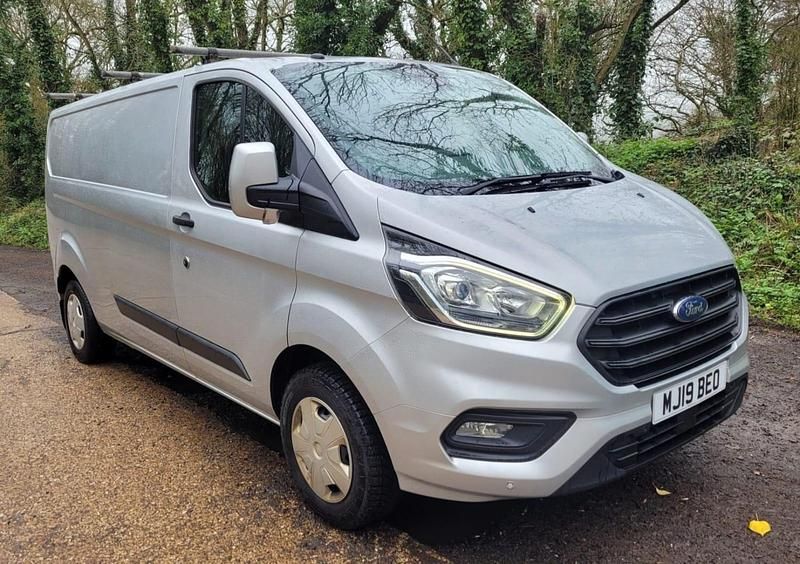 Usado Ford Transit Custom Trend 130 HP (95 kW) 2019 Prateado Van