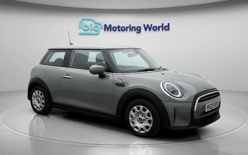 Used Mini ONE Classic 102 HP (75 kW) 2022 Hatchback