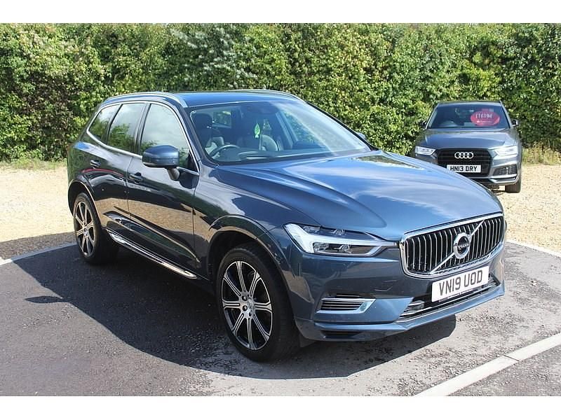 Denim blue Used 2019 Volvo XC60 Inscription SUV | £23,695 (Fair price) - Image 1/2