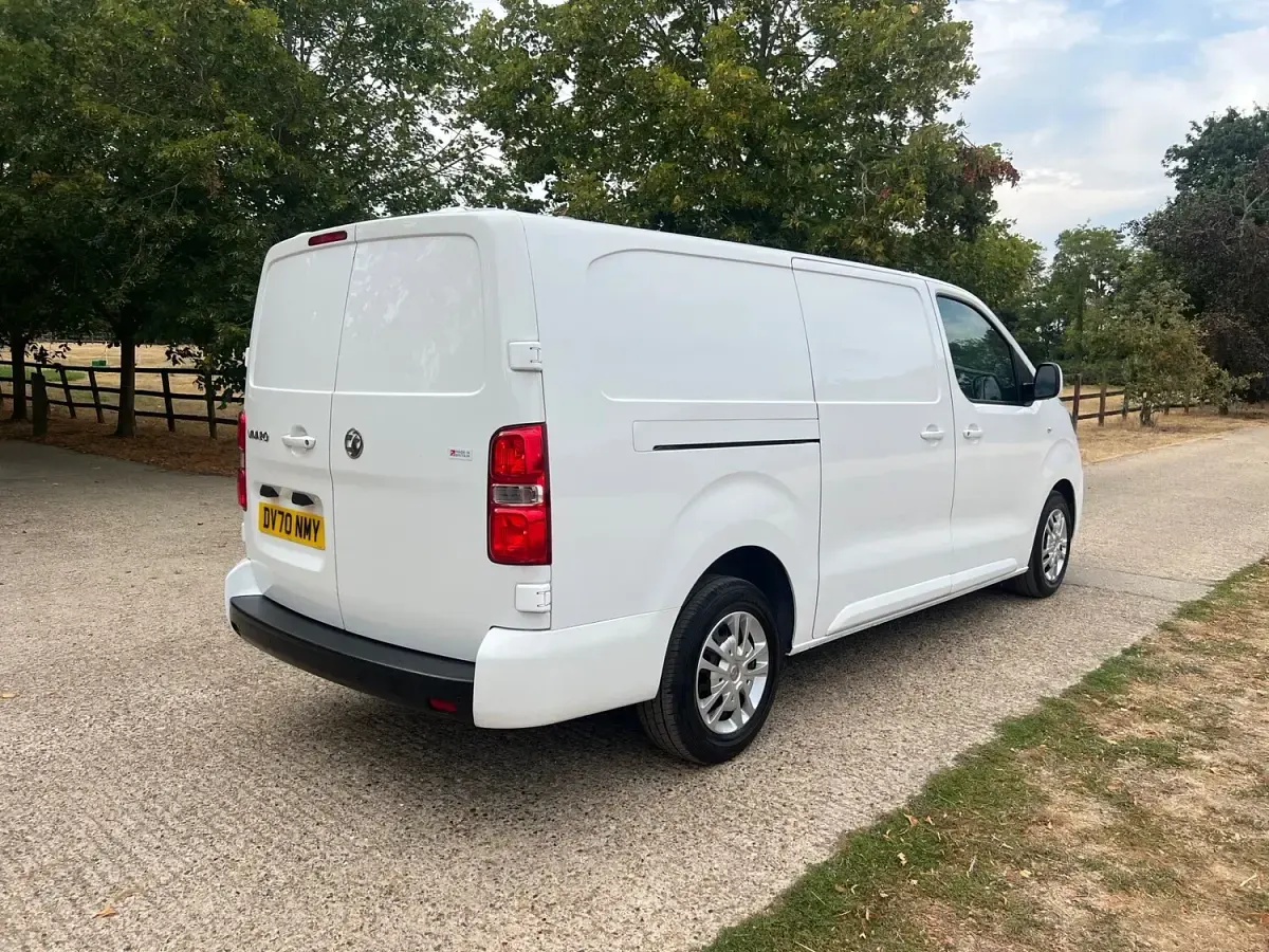 Used Vauxhall Vivaro Sportive 100 HP (73 kW) 2020 White MPV