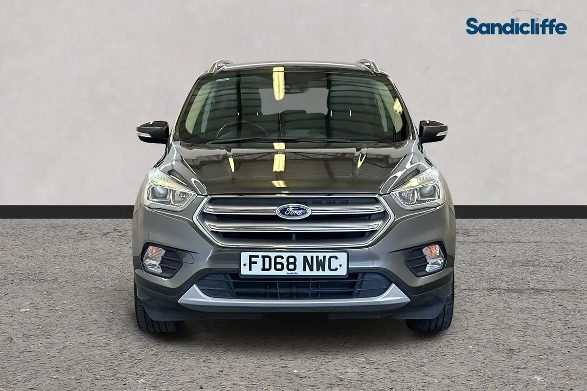 Gebraucht Ford Kuga Titanium 150 PS (110 kW) 2018 Grau SUV