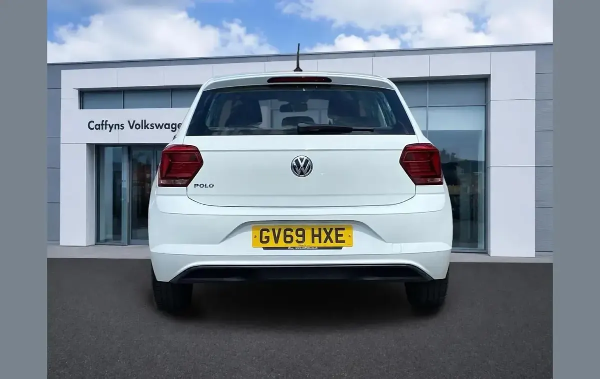 Used VW Polo SE 95 HP (69 kW) 2019 White Hatchback