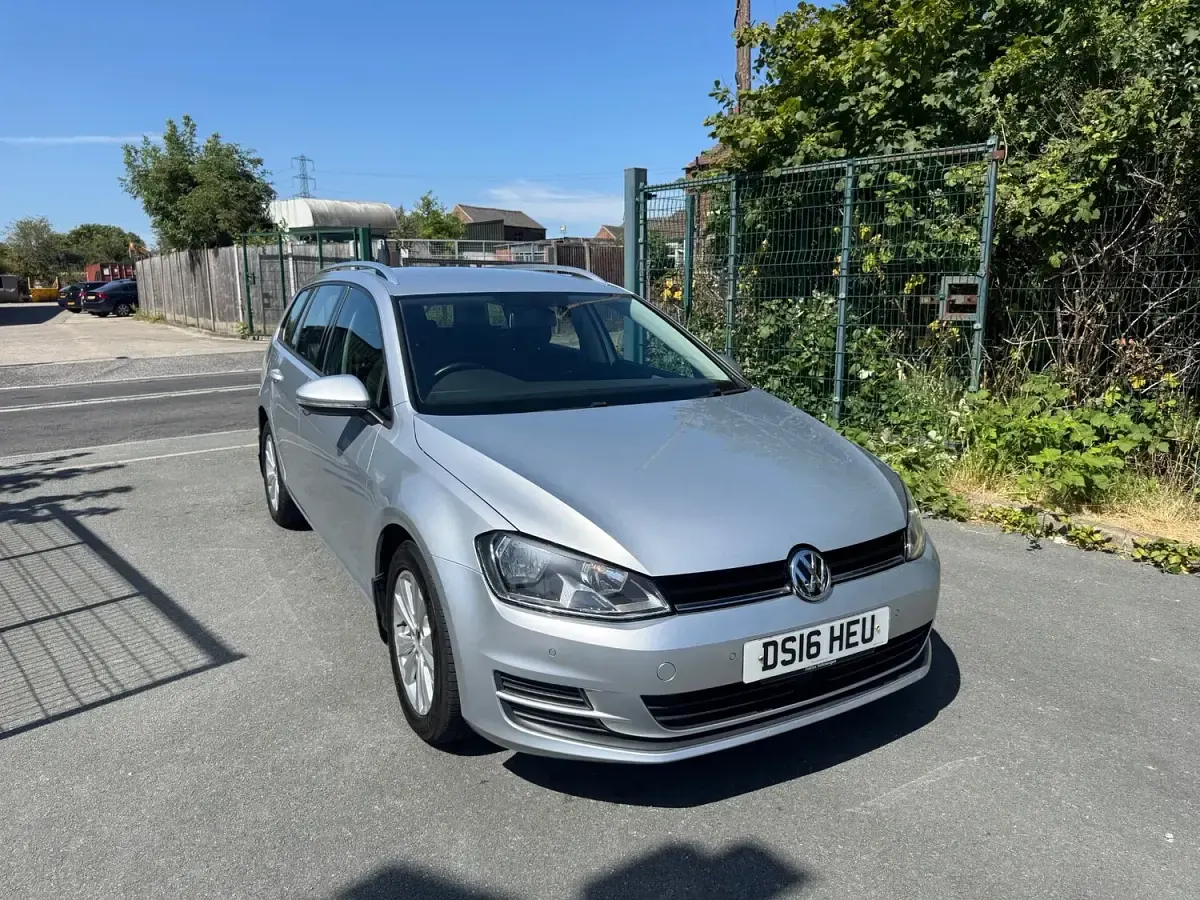 Used VW Golf VII SE 110 HP (80 kW) 2016 Silver Estate