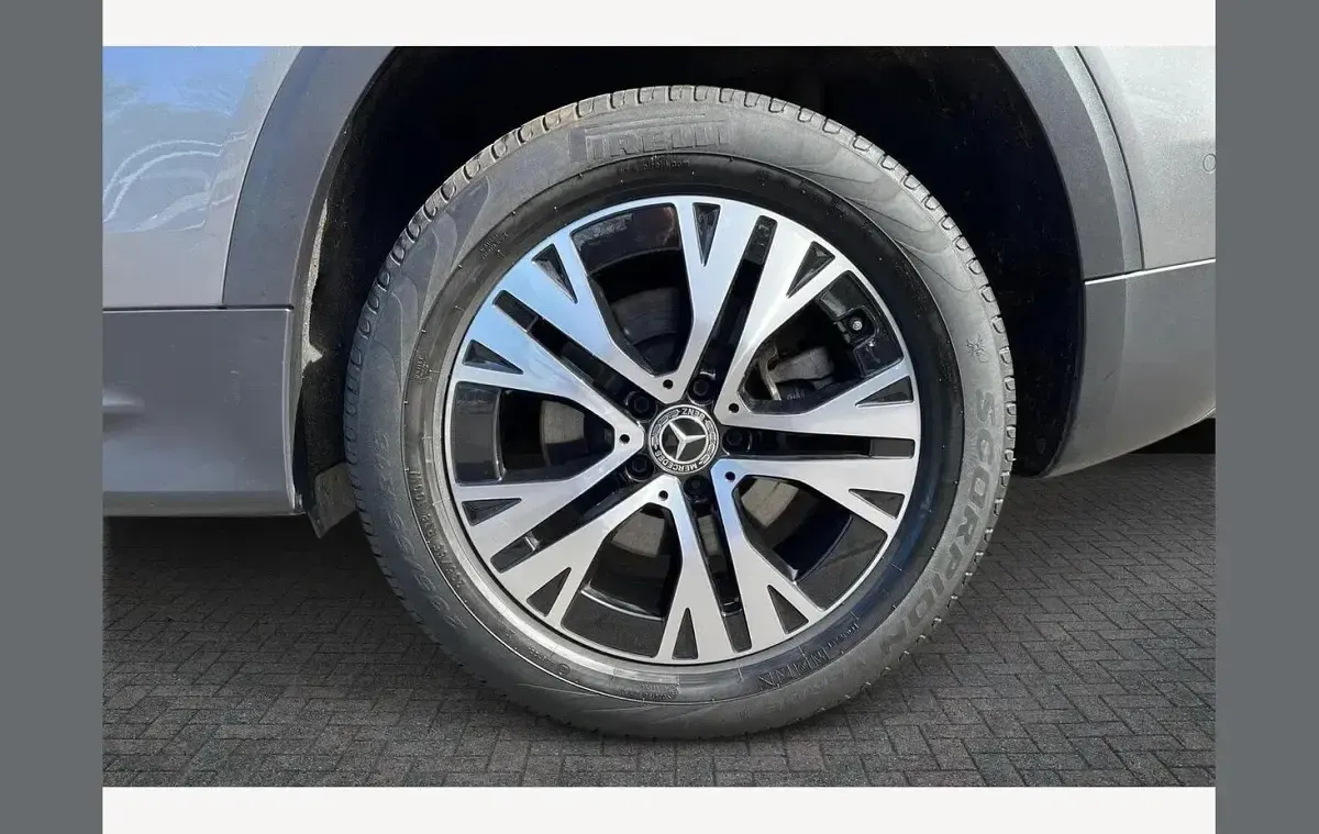 Begagnad Mercedes GLB200 Executive 161 HK (118 kW) 2025 Grå SUV