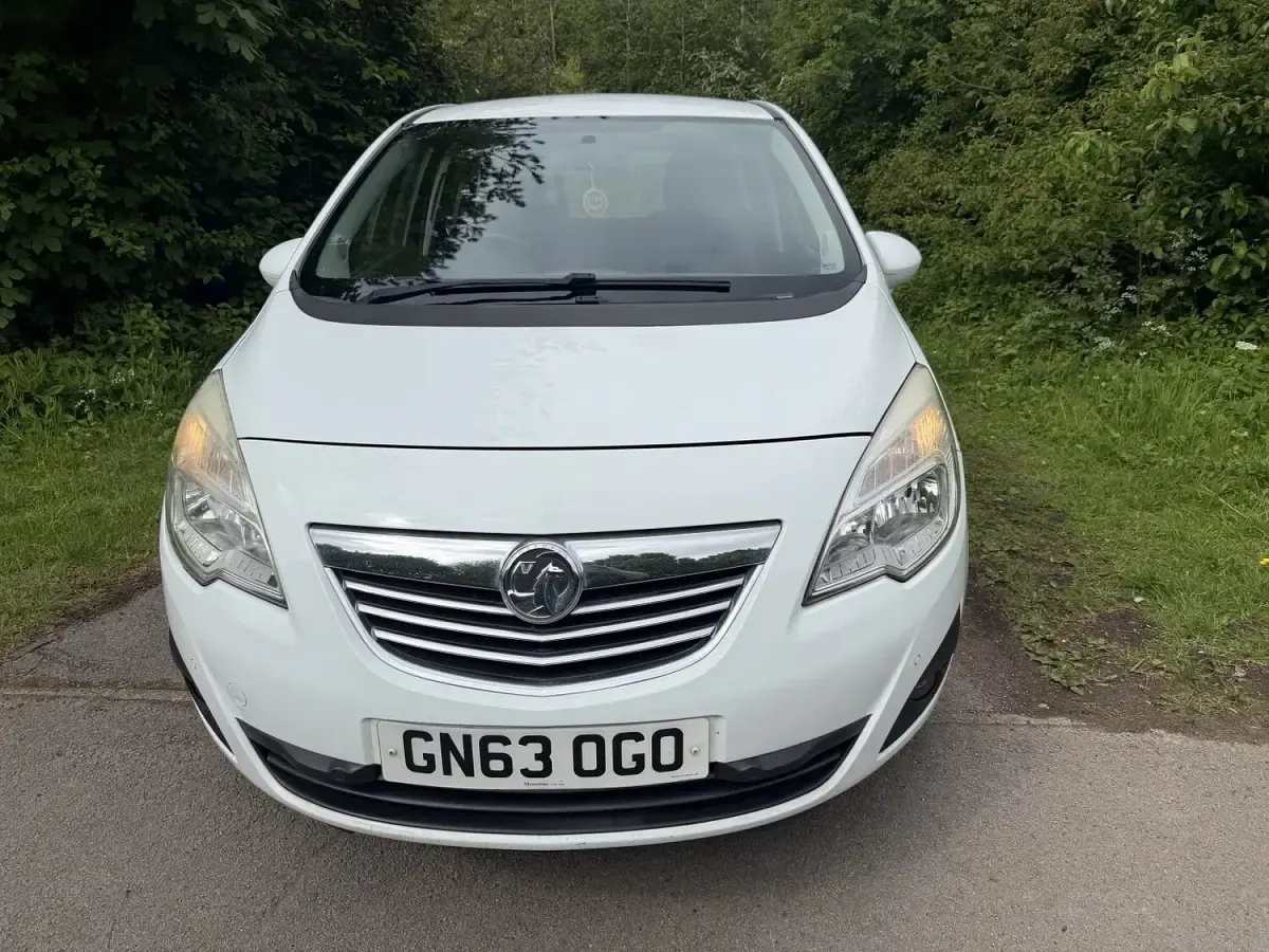 Used Vauxhall Meriva 2013 White MPV