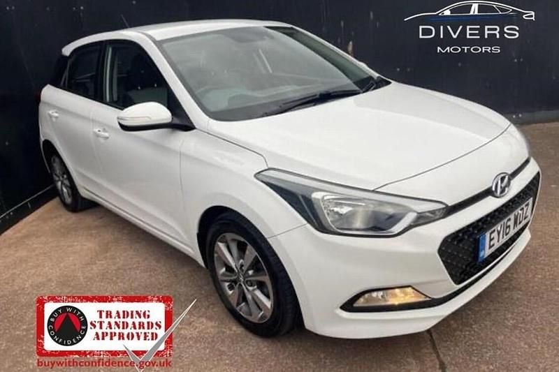 White Used 2016 Hyundai i20 SE Hatchback | £6,995 (Fair price) - Image 1/1