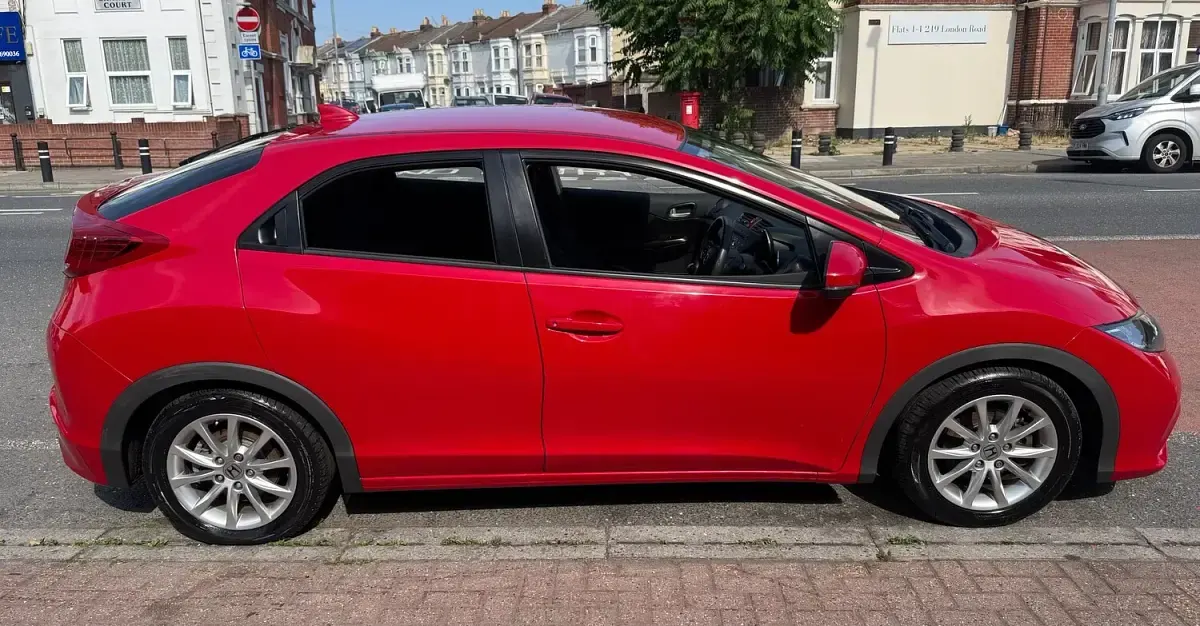 Used Honda Civic SE 100 HP (73 kW) 2012 Red Hatchback
